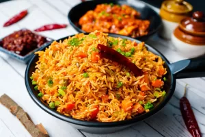 Schezwan Fried Rice (Chicken)