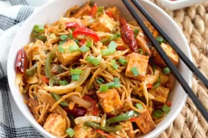 Hakka Noodles (Paneer)