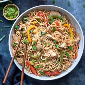 Hakka Noodles (Chicken)