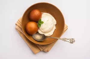 Gulab Jamun With Ice-Cream